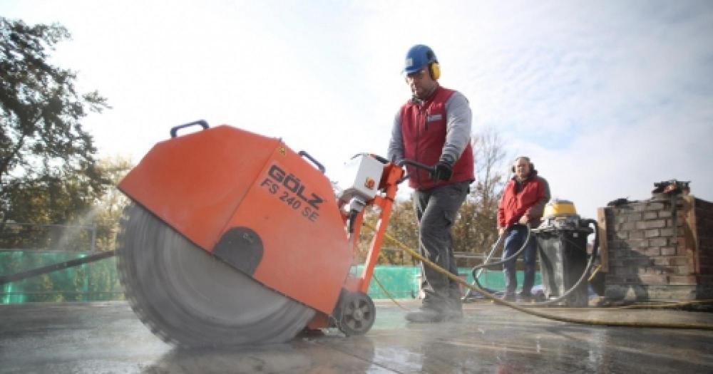 Electric discount saw hire